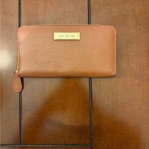 Lily & Jade Tan Leather Wallet Womens